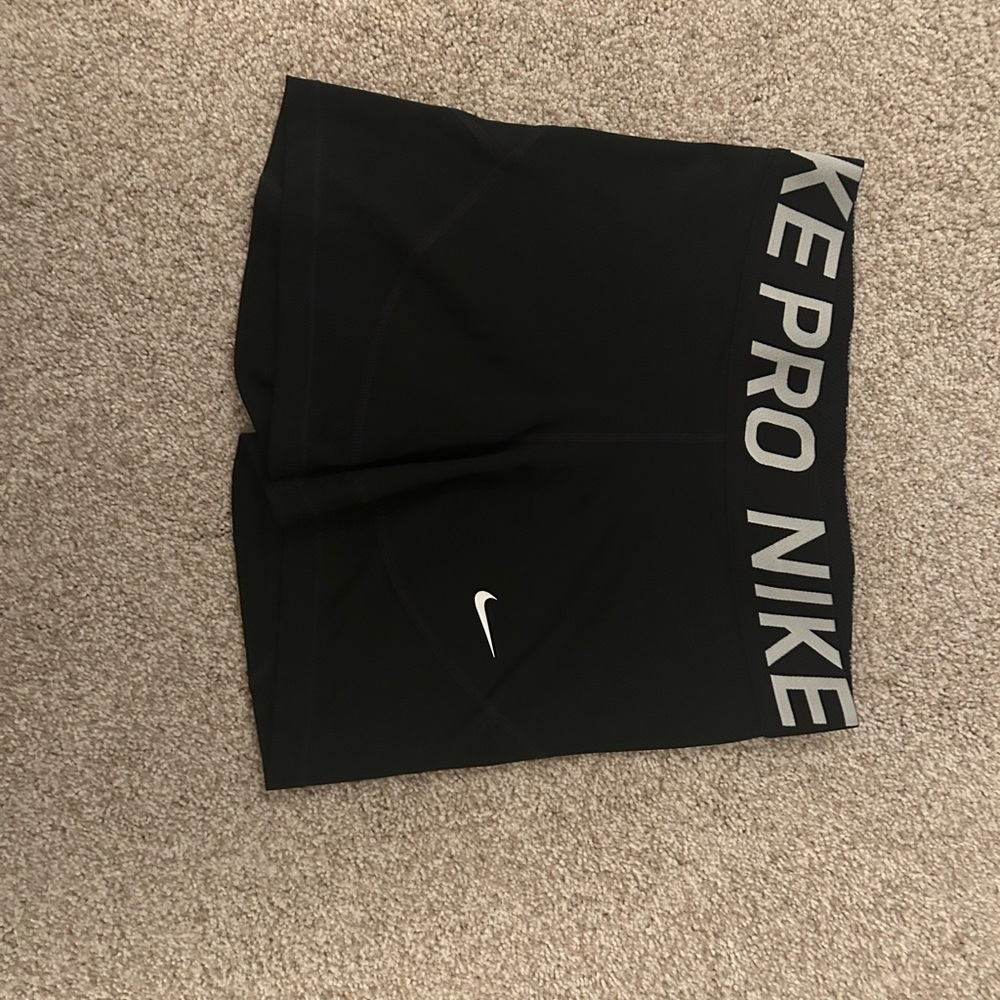 Black Nike Pros